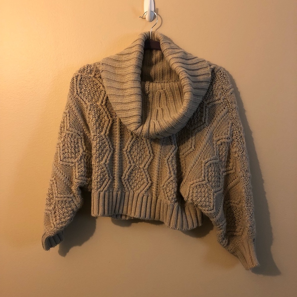 Crop top sweater